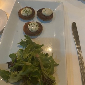 Tresetti's - Crabcakes and salad - Comfort Food Near Me - Modesto, California
