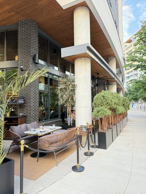 V Modern Italian by null