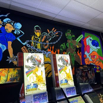 Hooligans Family Fun - The murals are so great! - Mini Golf Near Me - Alabaster, Alabama