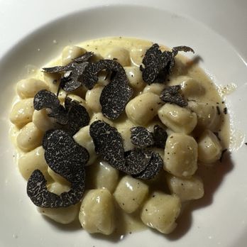 Il Pastaiolo - Gnocchi Cacio e Pepe and Teuffle - Italian Near Me - Miami Beach, Florida