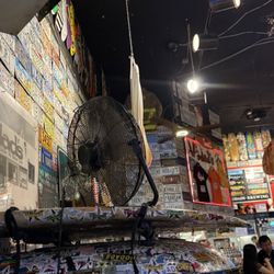 Hodad's - Walls inside of Hodad's Ocean Beach