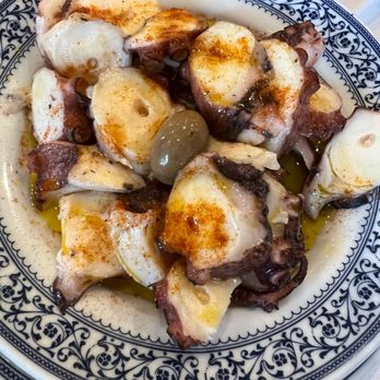 Tito 2 - Sautéed Octopus Salad - Seafood Near Me - Matosinhos, 13