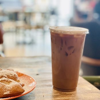 The Vintage - Vanilla Latte with Almond Milk - Cafes Near Me - Baton Rouge, Louisiana