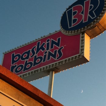 Baskin-Robbins - a sign for a restaurant - Ice Cream & Frozen Yogurt Near Me - Bellflower, California