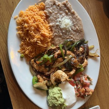 La Perla Tapatía Mexican Restaurant - Lunch Fajilas - Latin American Near Me - Eustis, Florida La Perla Tapatía Mexican Restaurant - Lunch Fajilas - Latin American Near Me - Eustis, Florida