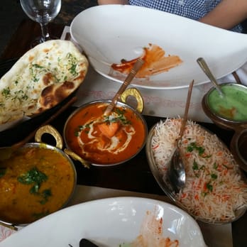 Singh's - Butter chicken, lentils, gatlic naan and rice. Mint chutney that went with our cheese kapora appetizer. - Indian Near Me - Montreal, Quebec Singh's - Butter chicken, lentils, gatlic naan and rice. Mint chutney that went with our cheese kapora appetizer. - Indian Near Me - Montreal, Quebec