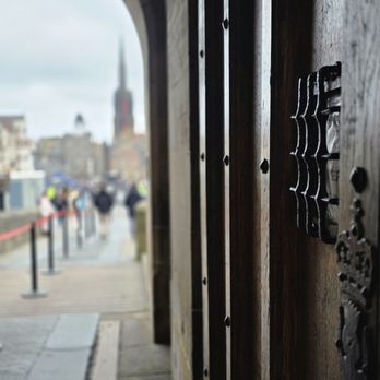 Edinburgh Castle - Main castle door ... - Landmarks & Historical Buildings Near Me - Edinburgh, EDH Edinburgh Castle - Main castle door ... - Landmarks & Historical Buildings Near Me - Edinburgh, EDH