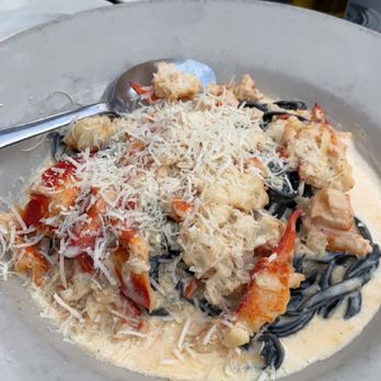 Girasole Restaurant - Lobster linguine - Italian Near Me - Pittsburgh, Pennsylvania