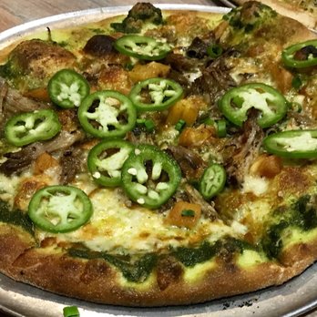 Moku Kitchen - Kalua Pork pizza - Cocktail Bars Near Me - Honolulu, Hawaii