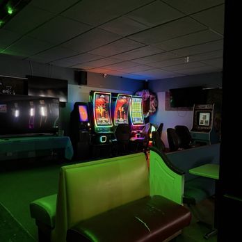 Banana's Billiards - Slot Machines - Pool Halls Near Me - San Antonio, Texas Banana's Billiards - Slot Machines - Pool Halls Near Me - San Antonio, Texas