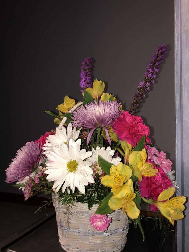 BECKS FLORIST 18 Photos 105 E Washington St, East Peoria, Illinois