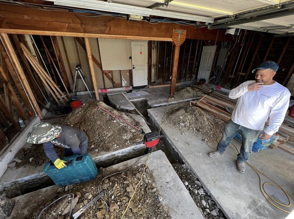 Slide of Lake House Builders