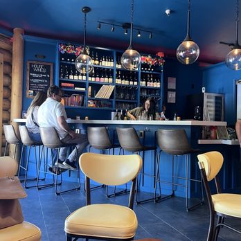 Alpenglow Lounge - Wine Bars Near Me - Idyllwild, California