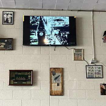 El Chilito Mexican Restaurant - TV with Classic Music Videos Playing - Salad Near Me - Tremonton, Utah El Chilito Mexican Restaurant - TV with Classic Music Videos Playing - Salad Near Me - Tremonton, Utah
