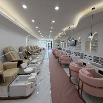 Lumiclov Nails & Spa - Nail Salons Near Me - Manhasset, New York Lumiclov Nails & Spa - Nail Salons Near Me - Manhasset, New York