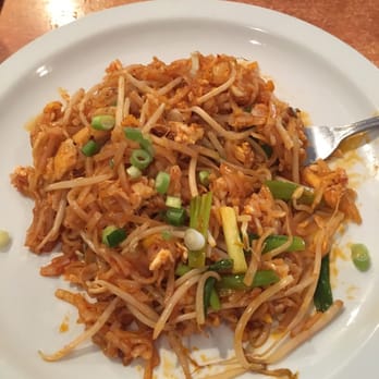 Thai Silk Restaurant - Pad Thai with chicken - Thai Near Me - Orlando, Florida