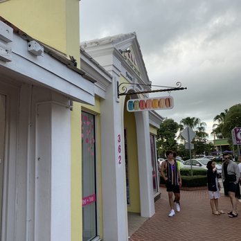 Le Macaron French Pastries - Store front - Coffee & Tea Near Me - Sarasota, Florida Le Macaron French Pastries - Store front - Coffee & Tea Near Me - Sarasota, Florida