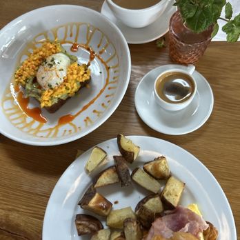 Bakery Lorraine  Boerne - Breakfast sandwich, Avocado toast - Breakfast & Brunch Near Me - Boerne, Texas
