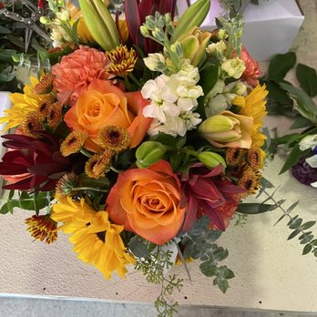 Daisy's Flowers - Top view - Florists Near Me - Long Beach, California Daisy's Flowers - Top view - Florists Near Me - Long Beach, California