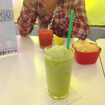Rumore - Granizado de limón y caipiroska de fresa - Pubs Near Me - Pontevedra, PO Rumore - Granizado de limón y caipiroska de fresa - Pubs Near Me - Pontevedra, PO