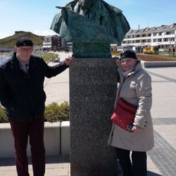 Hoffmann-von-Fallersleben-Denkmal - With permission of my niece, who has taken the photo.