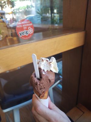 Momo Gelato by null