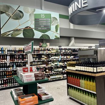 Publix - Bloomingdale Square - the wine section of the store - Grocery Near Me - Brandon, Florida Publix - Bloomingdale Square - the wine section of the store - Grocery Near Me - Brandon, Florida