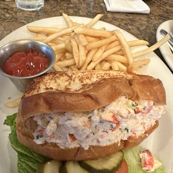 Sabella & La Torre - Lobster roll - Seafood Near Me - San Francisco, California Sabella & La Torre - Lobster roll - Seafood Near Me - San Francisco, California