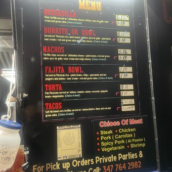 Chinelos Tacos Birria - Food Trucks Near Me - Woodside, New York