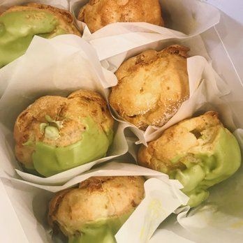 Beard Papa's - Bakeries Near Me - Katy, Texas