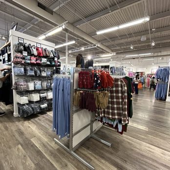 Adidas - Outlet Stores Near Me - Commerce, California