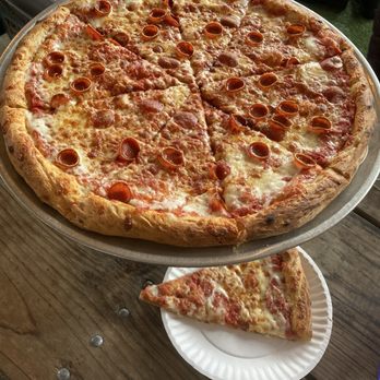 Arthur Mac's Tap and Snack - Pepperoni Pizza - Pizza Near Me - Oakland, California Arthur Mac's Tap and Snack - Pepperoni Pizza - Pizza Near Me - Oakland, California