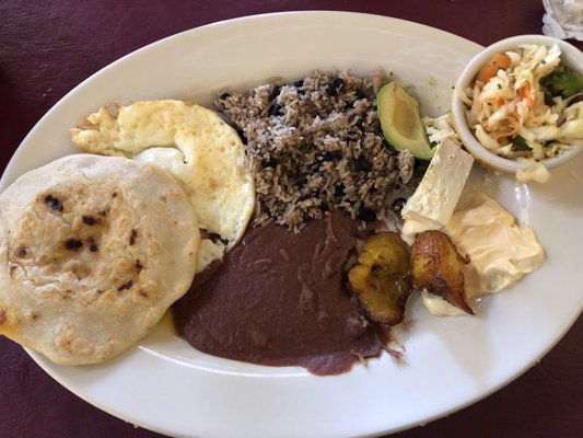 La Carreta Salvadoreña Restaurante