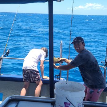 Ohana Fun Fishing - Chumming for fish! - Boating Near Me - Honolulu, Hawaii