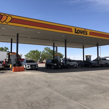 Love's Travel Stop - Pumping gas - Gas Stations Near Me - Las Cruces, New Mexico