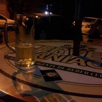 Cervejomaníacos - Mesa na área externa - Pubs Near Me - Porto Alegre, RS Cervejomaníacos - Mesa na área externa - Pubs Near Me - Porto Alegre, RS
