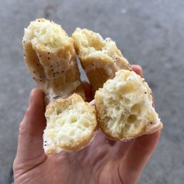 Lemon poppyseed donut