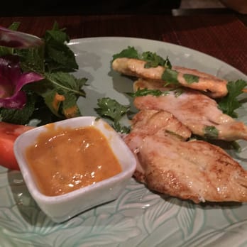 Davi - Rather they call this chicken on a stick than chicken satay. The Indos, Malays and Singaporeans would agree with me. Total fail! - Thai Near Me - Brussels, BRU