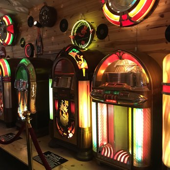 Volo Museum - Antique jukeboxes - Museums Near Me - Volo, Illinois