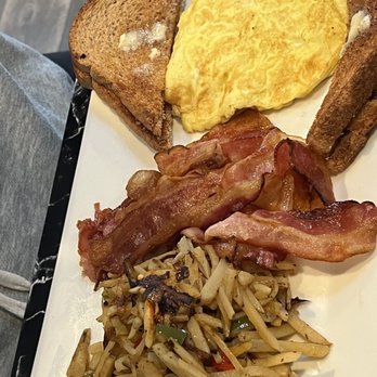 Arturo’s Restaurant - Classic breakfast - Breakfast & Brunch Near Me - Branford, Connecticut