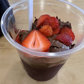 bb Acai Juice Store - Regular Make Your Own Bowl with Nutella, strawberries, and banana - Juice Bars & Smoothies Near Me - Ventura, California