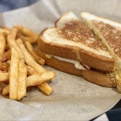 Pine Coast - Chipotle chicken sandwich with fries