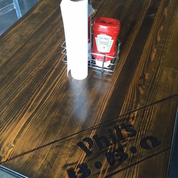 Phil's BBQ - Nice New Tables! - Barbeque Near Me - San Diego, California