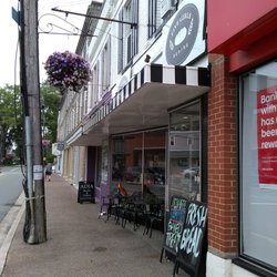 Five Girls Baking - Front of the bakery