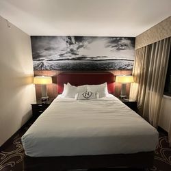 Northern Hotel - King bed room
