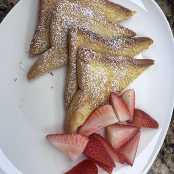 Pour It Out Cafe - French toast - Desserts Near Me - Bay Shore, New York