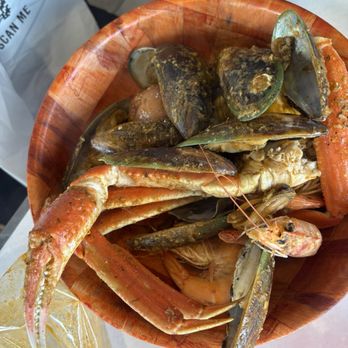 Firehouse Crawfish - Muscles, snow, crab, and prawns with collision sauce - Seafood Near Me - Sacramento, California Firehouse Crawfish - Muscles, snow, crab, and prawns with collision sauce - Seafood Near Me - Sacramento, California