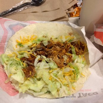 Taco Bell - Disgusting hard crunchy shredded chicken! It's even discolored and completely dark because it's so old!! Yuk! - Fast Food Near Me - Ferdinand, Indiana