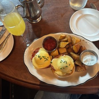 White Dog Cafe - Wayne - Eggs Benedict - Cafes Near Me - Wayne, Pennsylvania White Dog Cafe - Wayne - Eggs Benedict - Cafes Near Me - Wayne, Pennsylvania