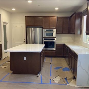 Valenz Construction - New kitchen counter - General Contractors Near Me